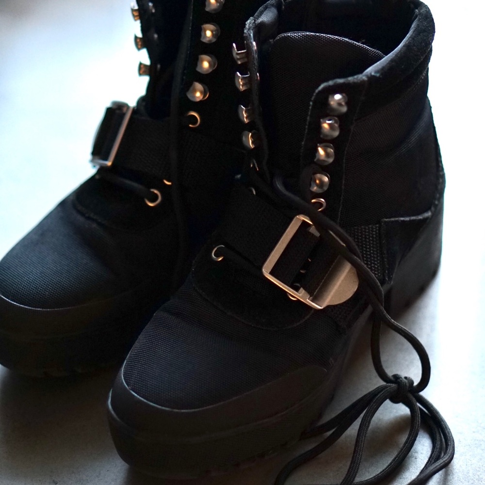 STEVE MADDEN NAYRA PLATFORM COMBAT BOOT